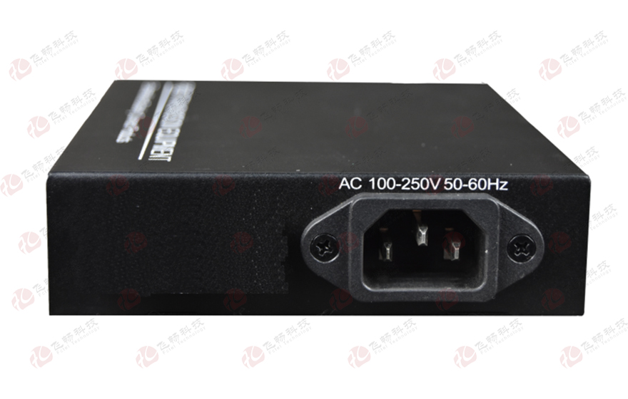 飛暢科技-帶遠端管理1光4電百兆光纖收發(fā)器 電源內置型