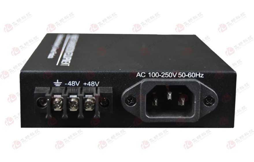 飛暢科技-帶遠端管理1光4電百兆光纖收發(fā)器 電源內置型